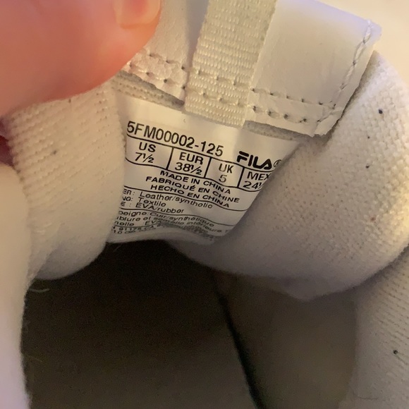 Women’s Filas - Picture 6 of 7